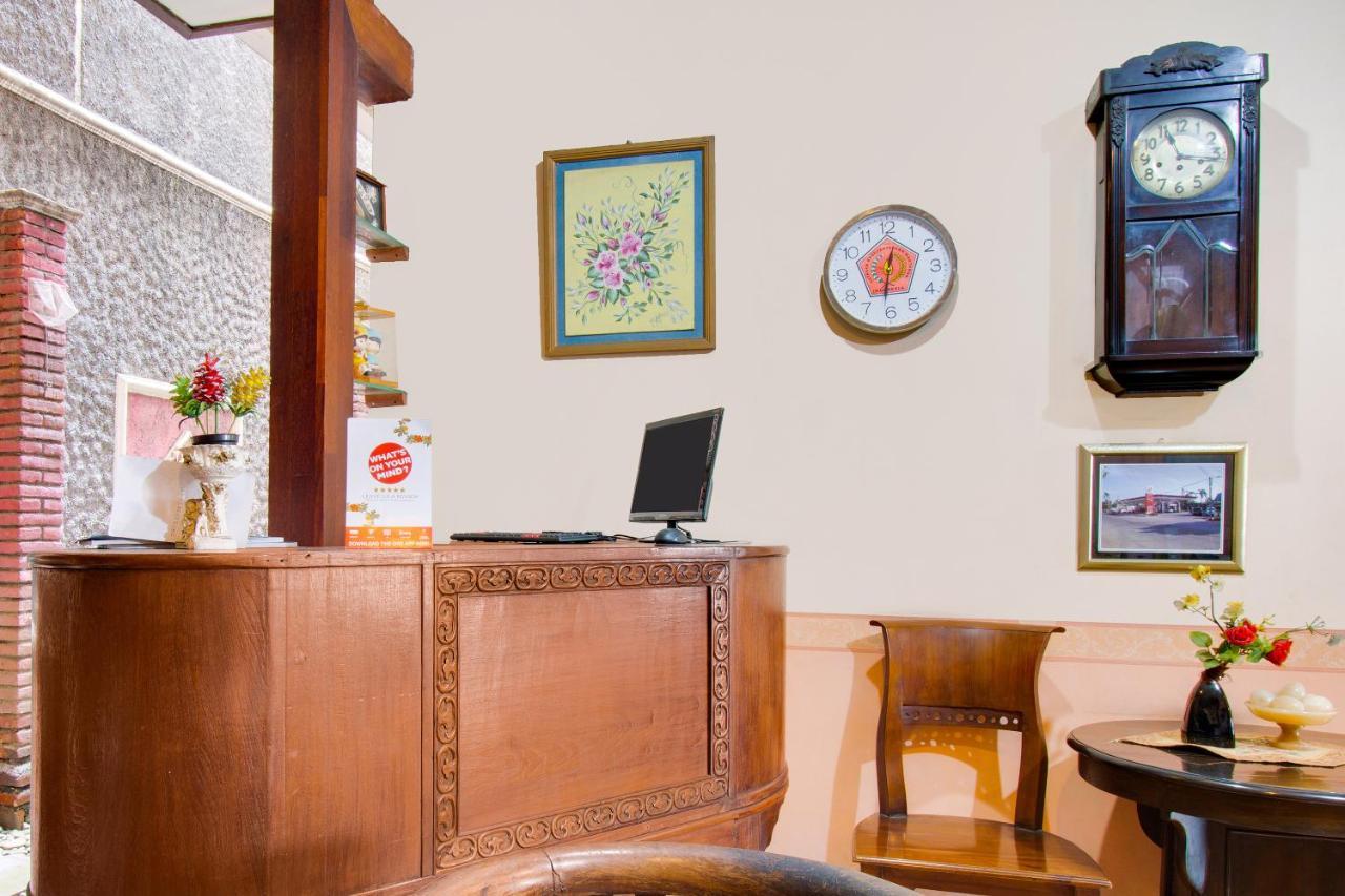 Oyo 3217 The Ts Homestay Malang Bagian luar foto