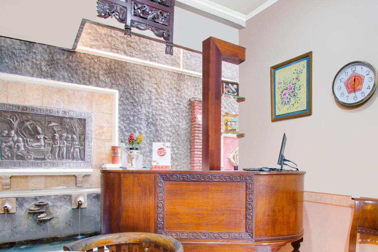 Oyo 3217 The Ts Homestay Malang Bagian luar foto